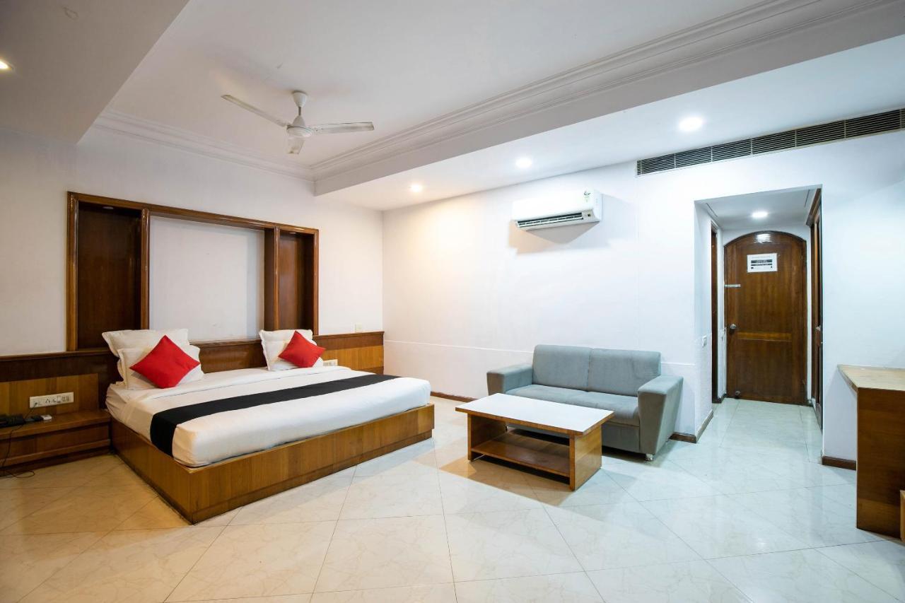 Collection O 49275 Hotel Suman City Gandhinagar Eksteriør billede