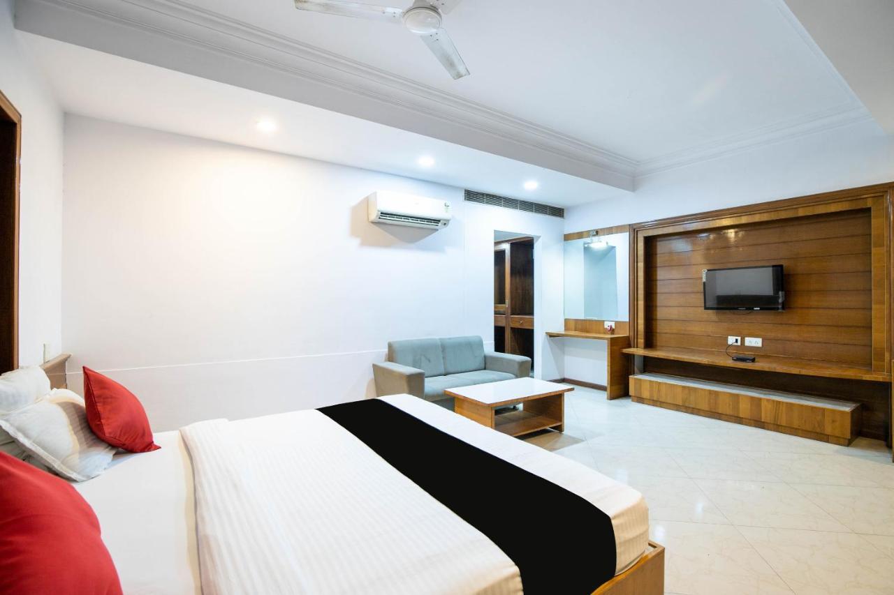 Collection O 49275 Hotel Suman City Gandhinagar Eksteriør billede