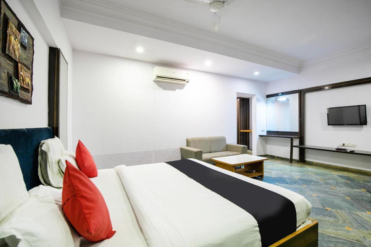 Collection O 49275 Hotel Suman City Gandhinagar Eksteriør billede